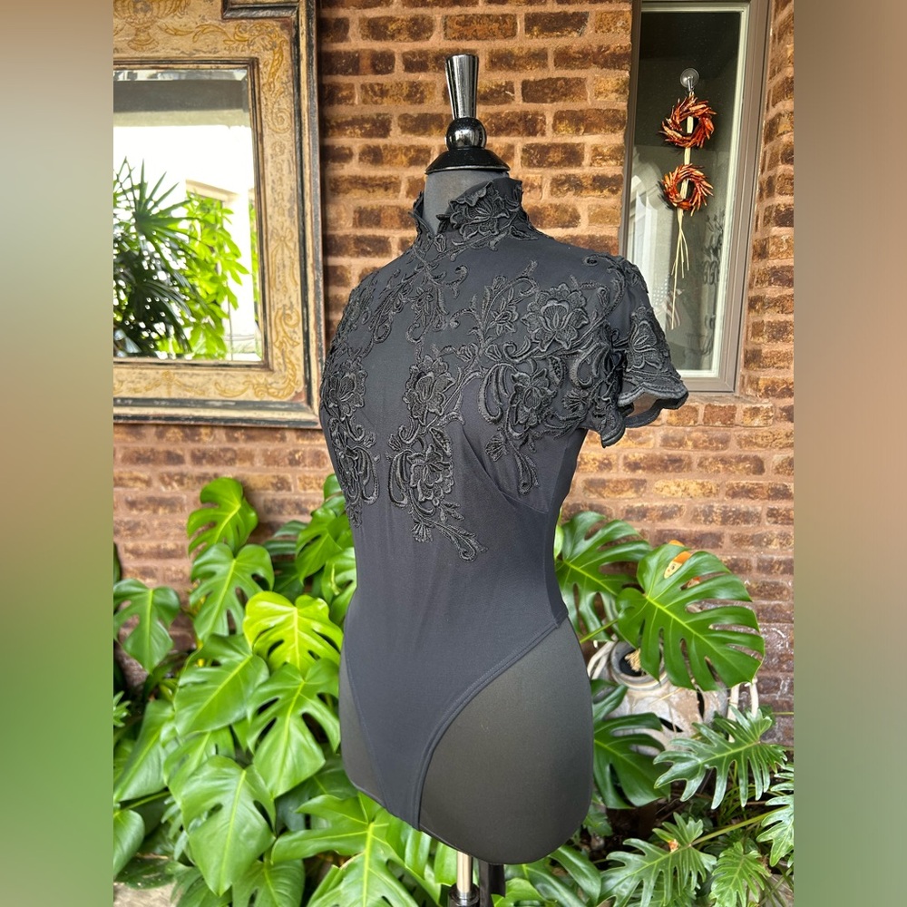 Vintage Tadashi Shoji Black Lace Bodysuit, classic style, beautifully tailored - Picture 2 of 6